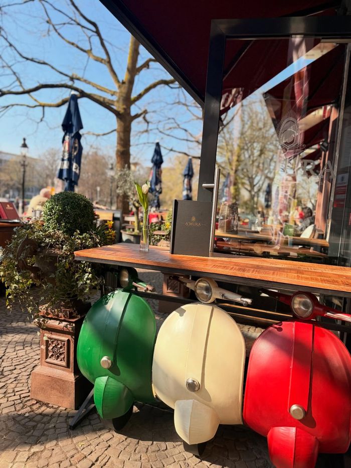 Terrasse und Eingangsbereich